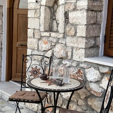 Βίλα Stone Hermione Καρυά